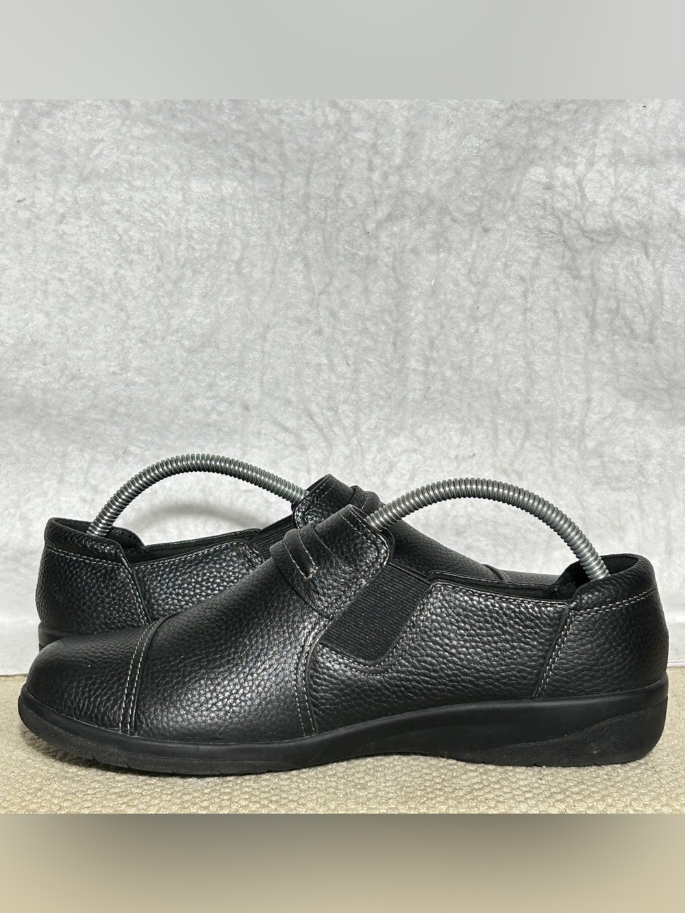 Clarks Womens Black Leather Cheyn Madi Casual Slip On Flats Loafers Shoes SZ 8W - Picture 7 of 11
